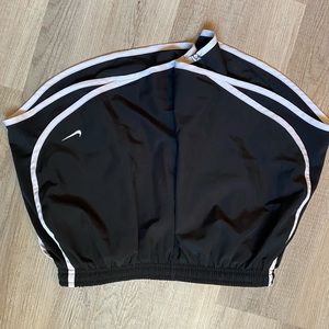 Black and shite Nike dri-fit shorts